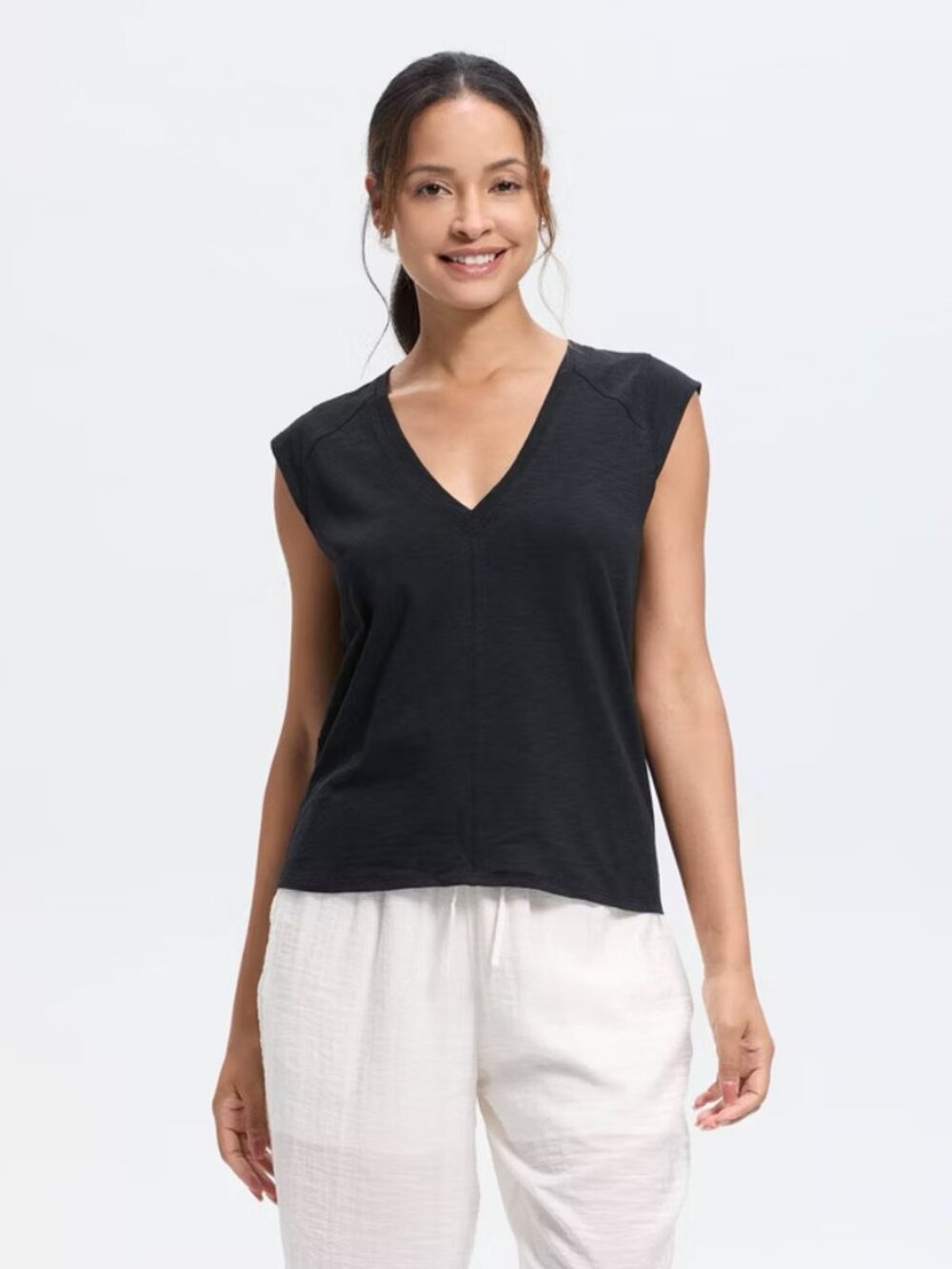 Women's Cap Sleeve V-Neck T-Shirt - Universal Thread™ Black M
